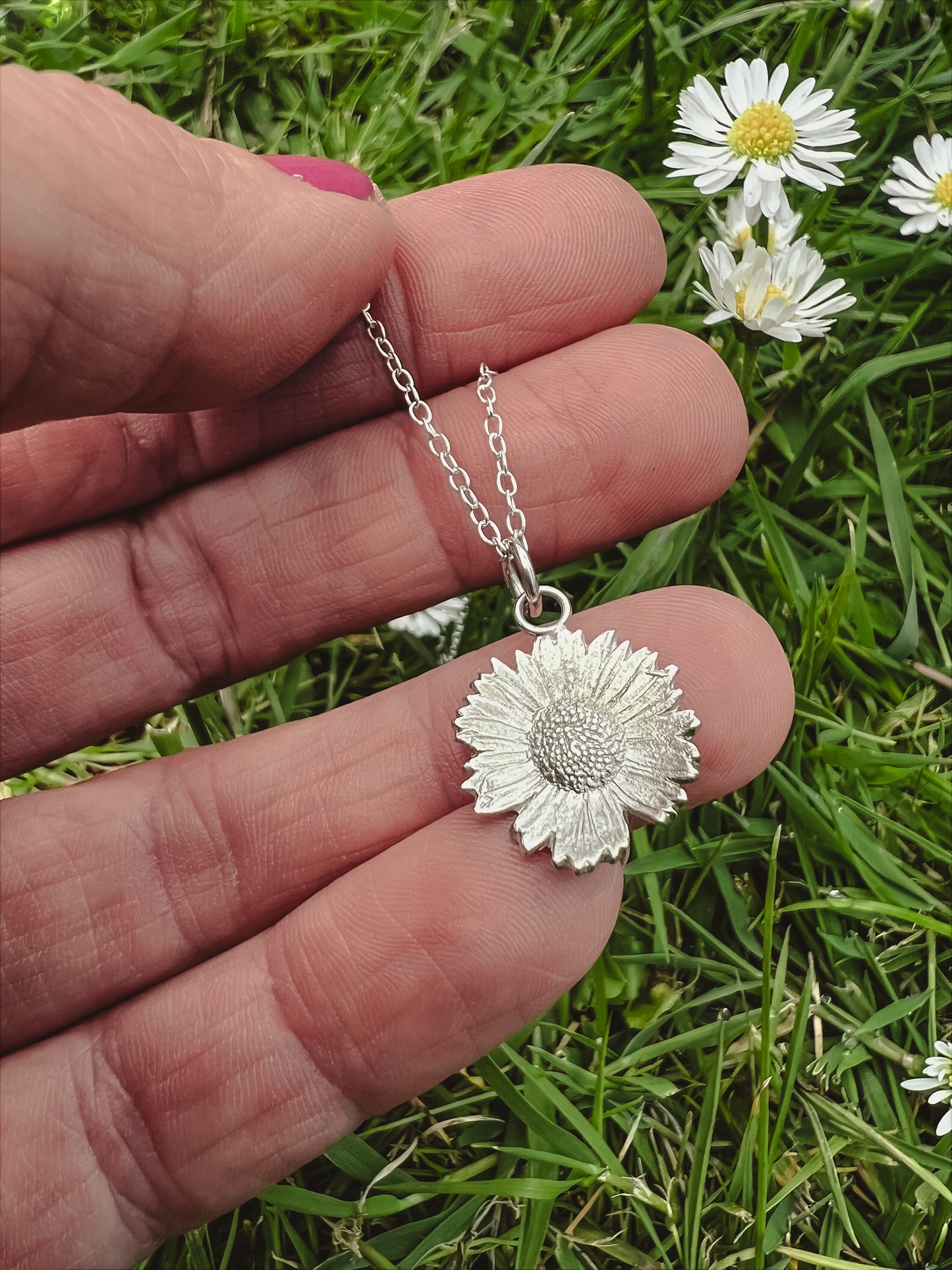 Daisy Pendant in Sterling Silver Large