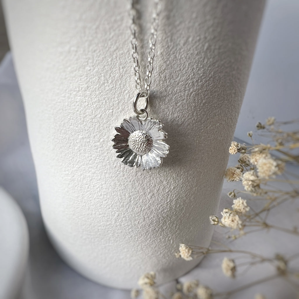 Daisy Pendant in Sterling Silver Large