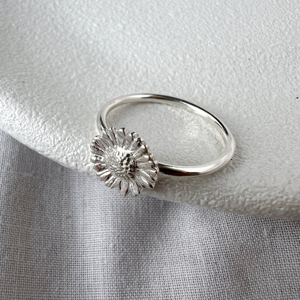 Small Daisy Ring in Sterling Silver