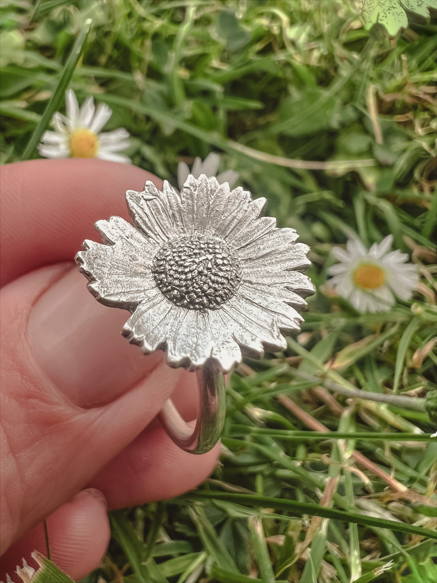 Daisy Ring in Sterling Silver  Large