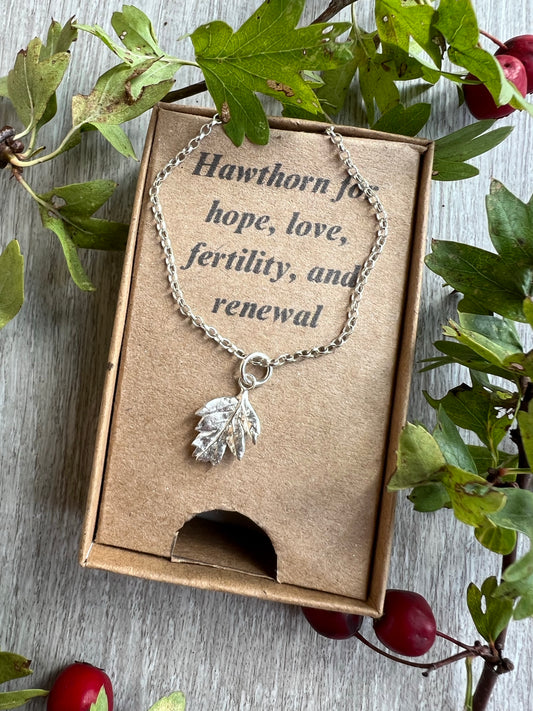 Hawthorn Leaf Pendant Gift Box