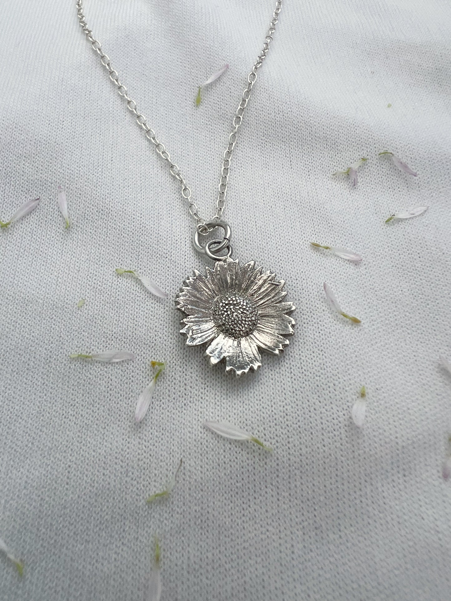 Daisy Pendant in Sterling Silver Large