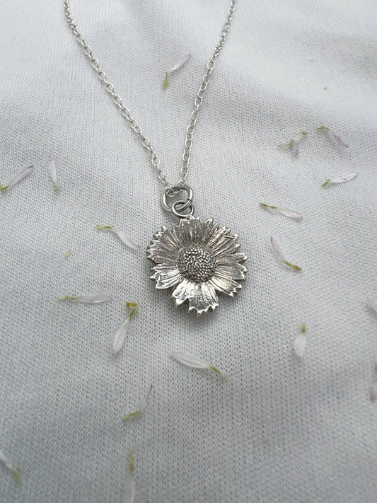 Daisy Pendant in Sterling Silver Large